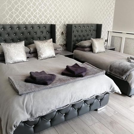 Cosgrove Bed & Breakfast Сканторп Экстерьер фото